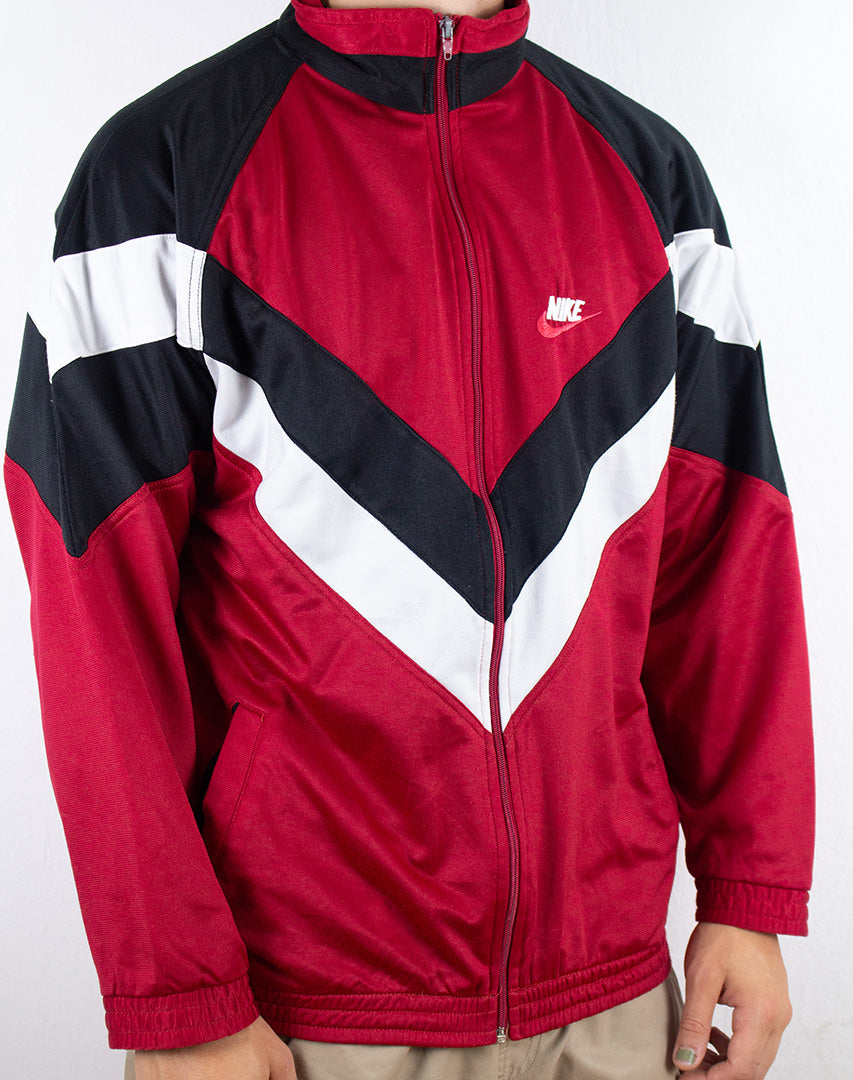 Nike Jacke in Rot, Schwarz und Weiß M-L
